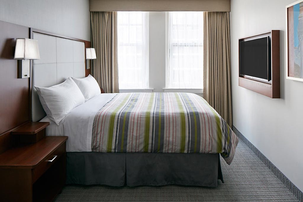 Deluxe Room at Club Quarters Hotel in Houston