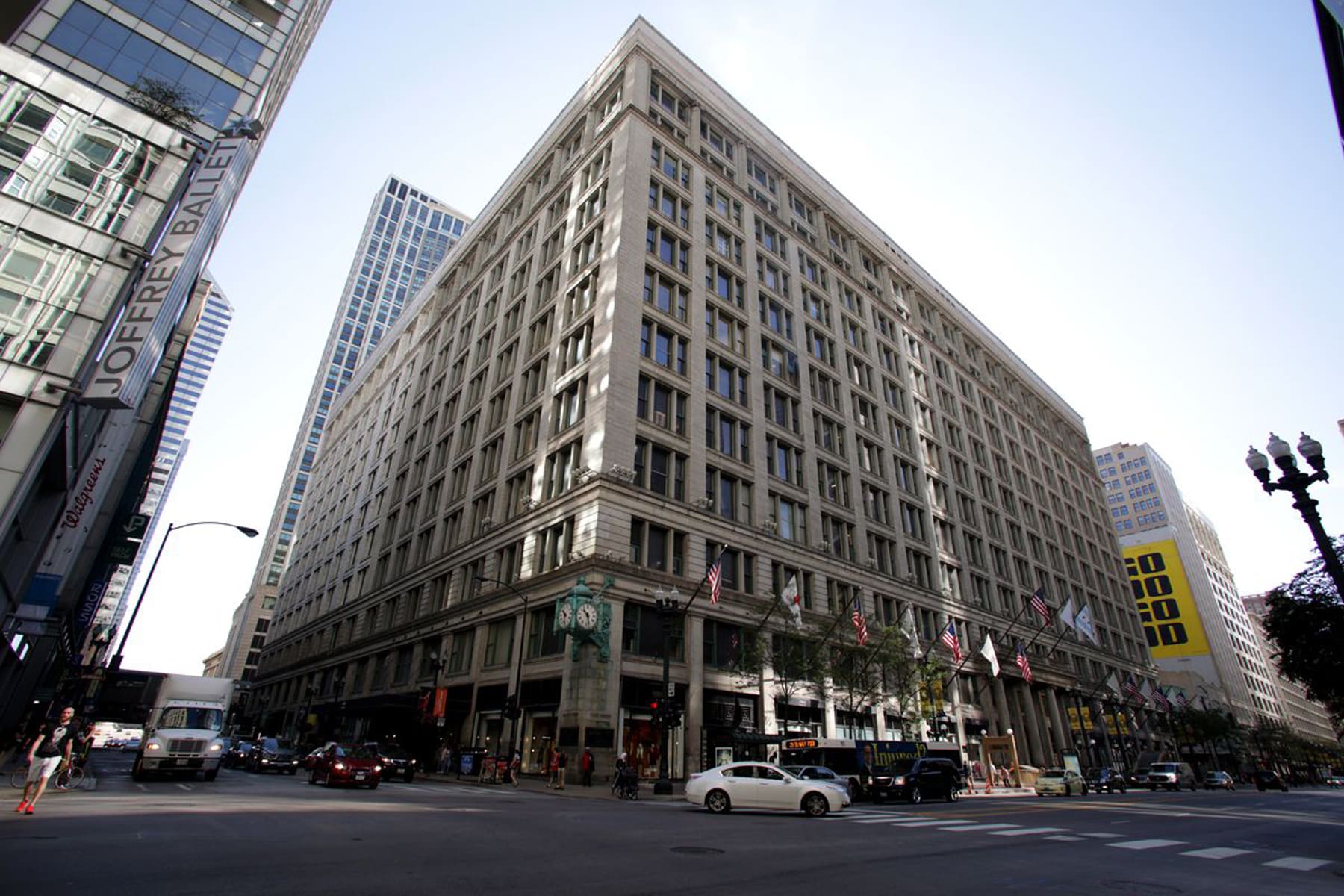 Central Loop - Club Quarters - Chicago Loop Hotels